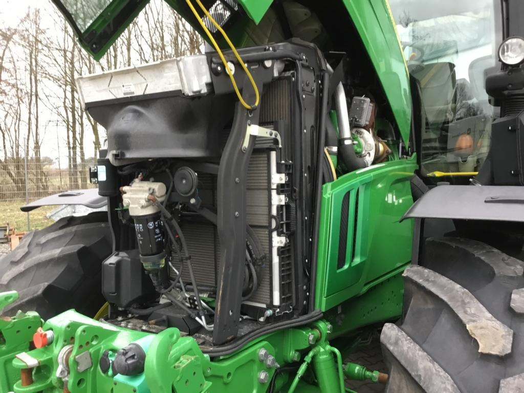 John Deere 6250R - Traktor: obrázek 4 John Deere 6250R - Traktor: obrázek 4