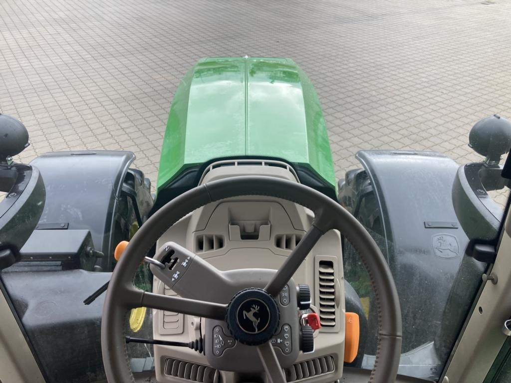 John Deere 6M240 - Traktor: obrázek 2 John Deere 6M240 - Traktor: obrázek 2