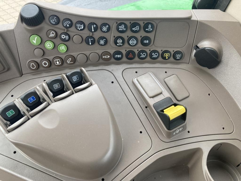 John Deere 6M240 - Traktor: obrázek 5 John Deere 6M240 - Traktor: obrázek 5