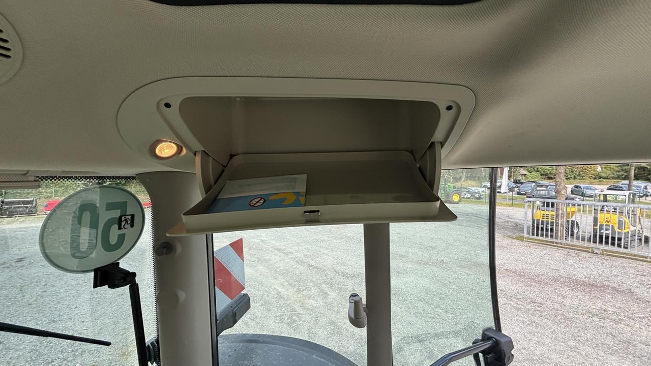 John Deere 6R215 - Traktor: obrázek 3 John Deere 6R215 - Traktor: obrázek 3