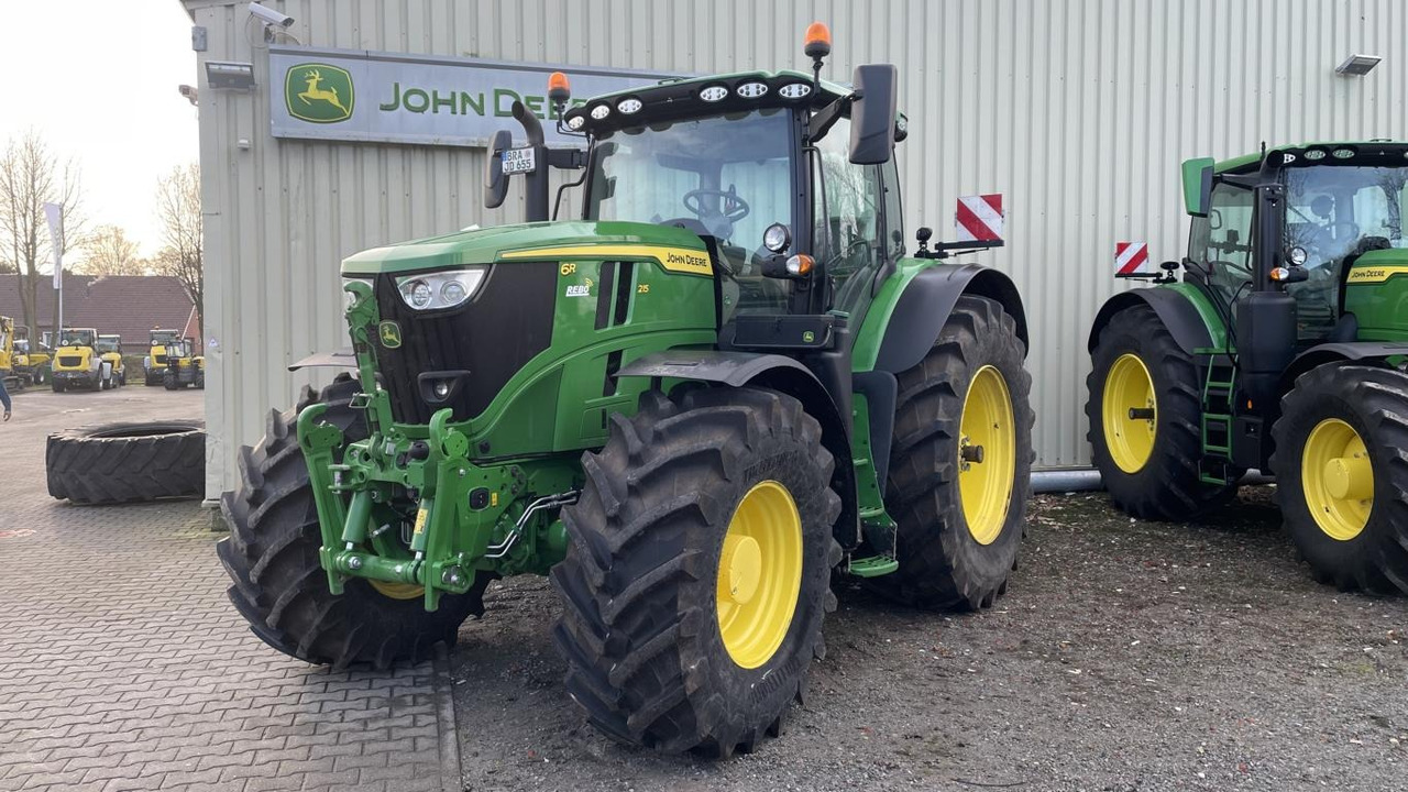 John Deere 6R215 - Traktor: obrázek 1 John Deere 6R215 - Traktor: obrázek 1