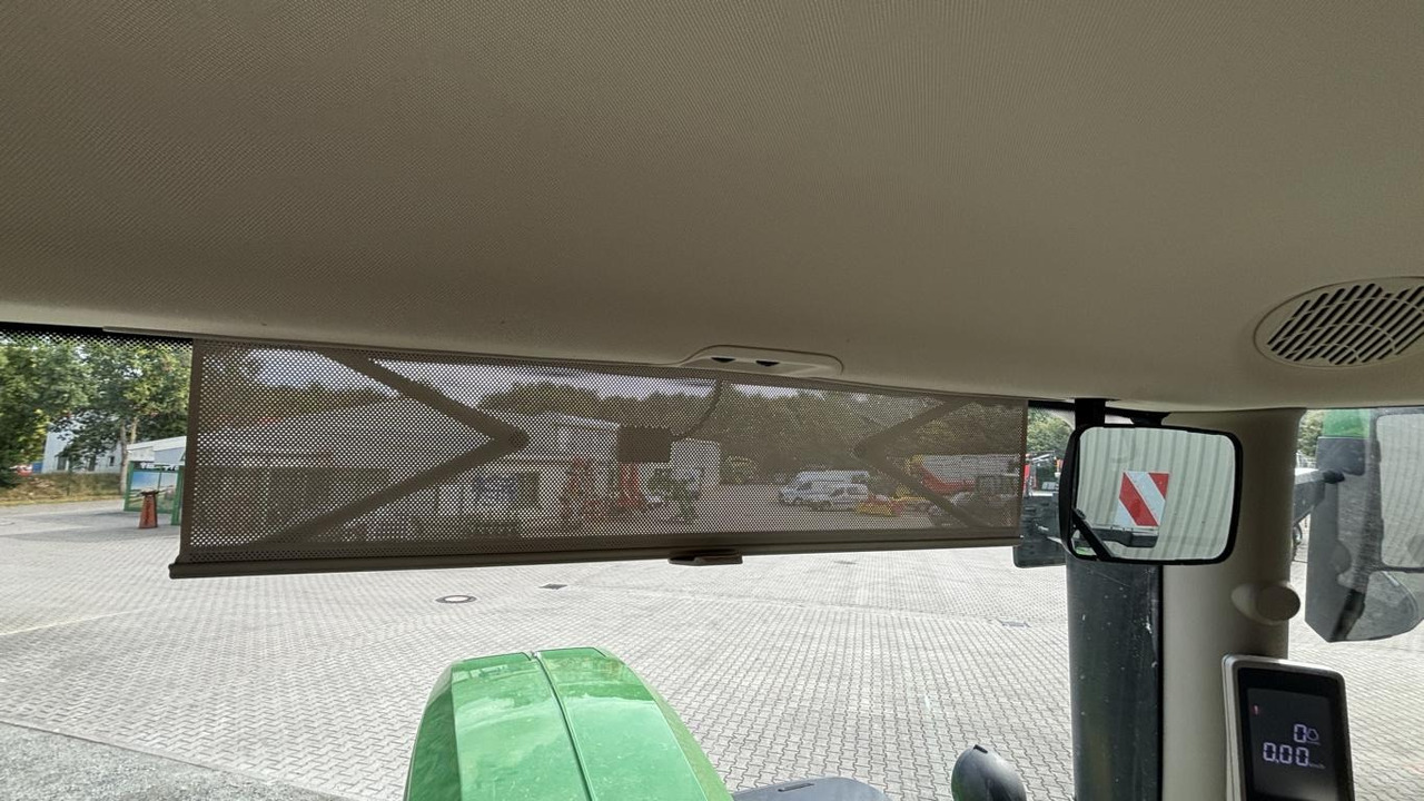 John Deere 6R215 - Traktor: obrázek 5 John Deere 6R215 - Traktor: obrázek 5