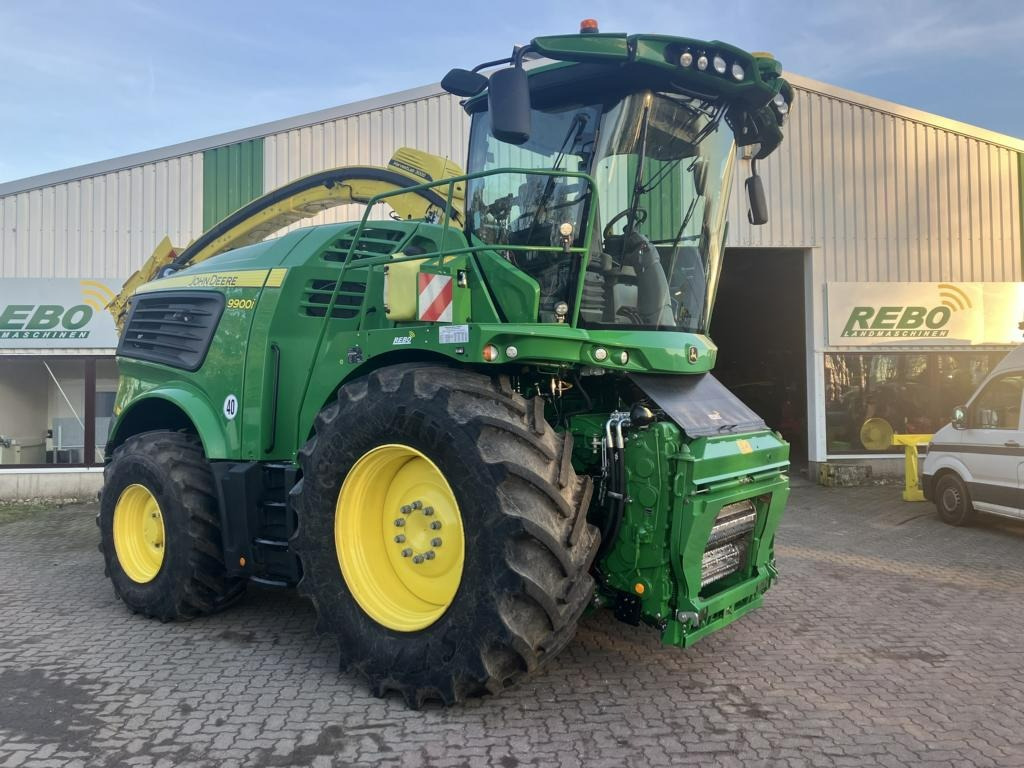 John Deere FELDHÄCKSLER 9900 - Kombajn: obrázek 1 John Deere FELDHÄCKSLER 9900 - Kombajn: obrázek 1
