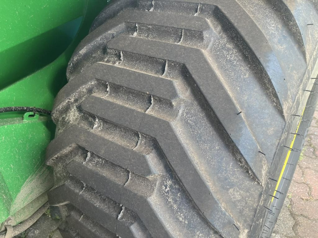 John Deere FESTKAMMER-KOMBIPRESSE C441R - Stroj na sklizeň pícnin: obrázek 2 John Deere FESTKAMMER-KOMBIPRESSE C441R - Stroj na sklizeň pícnin: obrázek 2