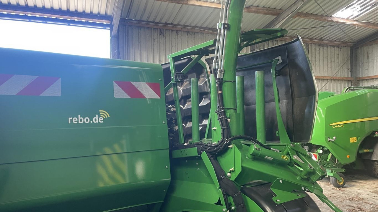 John Deere FESTKAMMER-KOMBIPRESSE C441R - Stroj na sklizeň pícnin: obrázek 3 John Deere FESTKAMMER-KOMBIPRESSE C441R - Stroj na sklizeň pícnin: obrázek 3