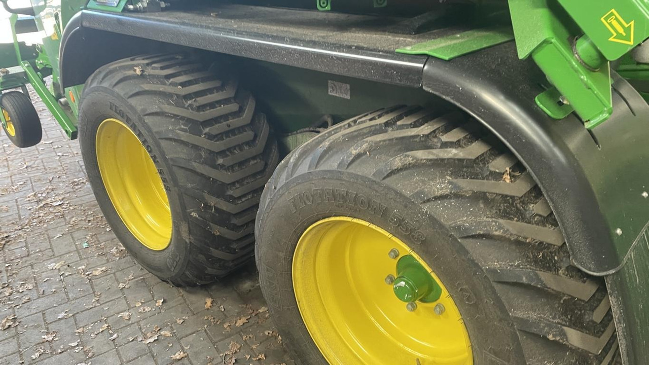 John Deere FESTKAMMER-KOMBIPRESSE C441R - Stroj na sklizeň pícnin: obrázek 2 John Deere FESTKAMMER-KOMBIPRESSE C441R - Stroj na sklizeň pícnin: obrázek 2