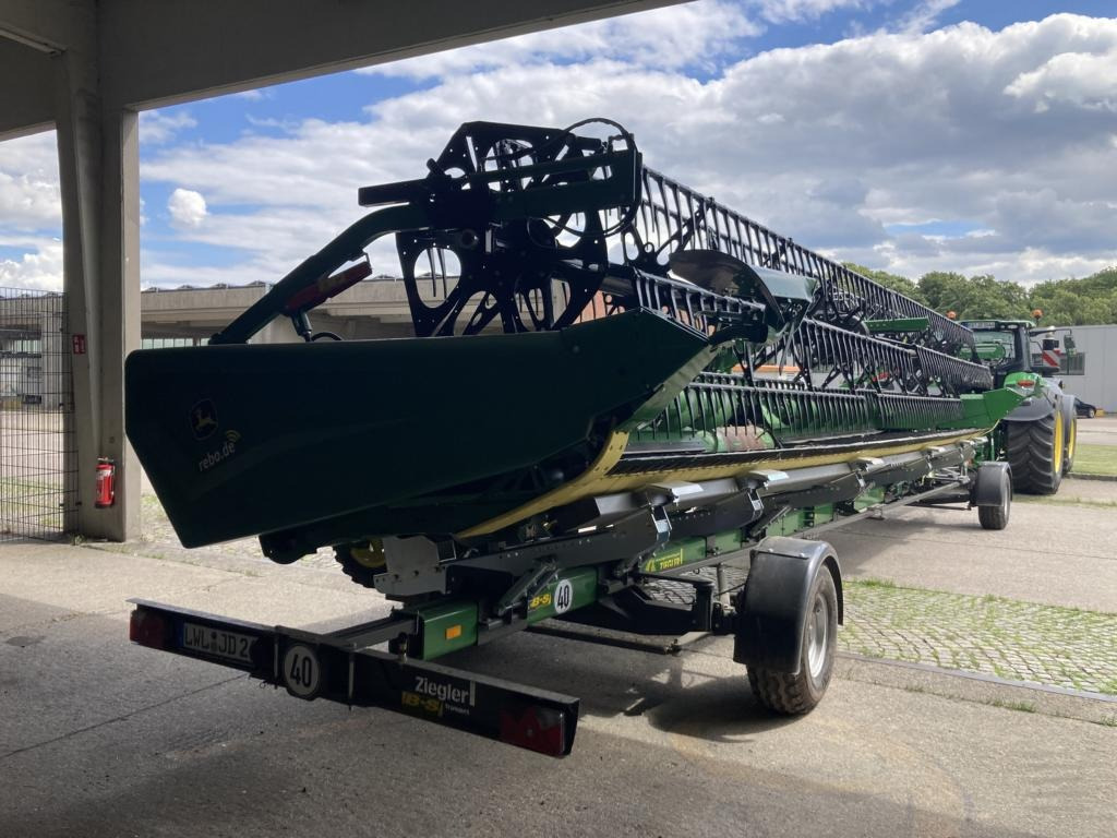 John Deere HD35X MY24 - Sklízecí mlátička: obrázek 1 John Deere HD35X MY24 - Sklízecí mlátička: obrázek 1