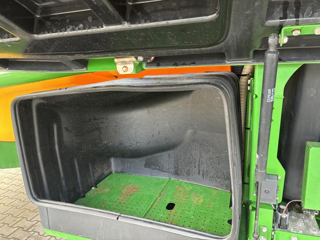 John Deere R944I POWRSPRAY - Postřikovač: obrázek 3 John Deere R944I POWRSPRAY - Postřikovač: obrázek 3