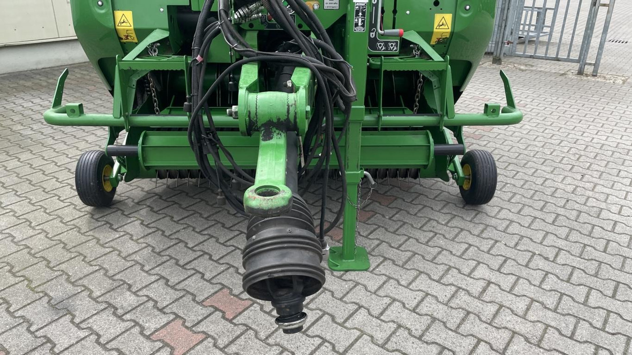 John Deere RUNDBALLENPRESSE F441R - Ovíječka: obrázek 3 John Deere RUNDBALLENPRESSE F441R - Ovíječka: obrázek 3