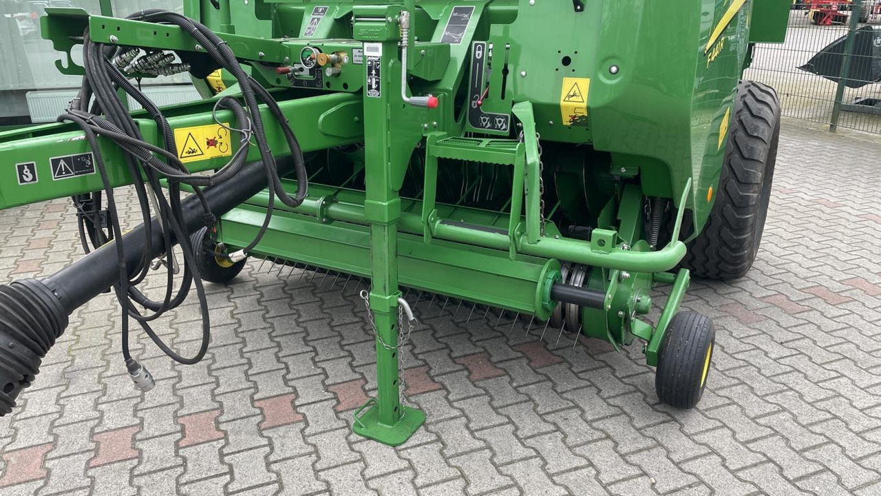John Deere RUNDBALLENPRESSE F441R - Ovíječka: obrázek 2 John Deere RUNDBALLENPRESSE F441R - Ovíječka: obrázek 2
