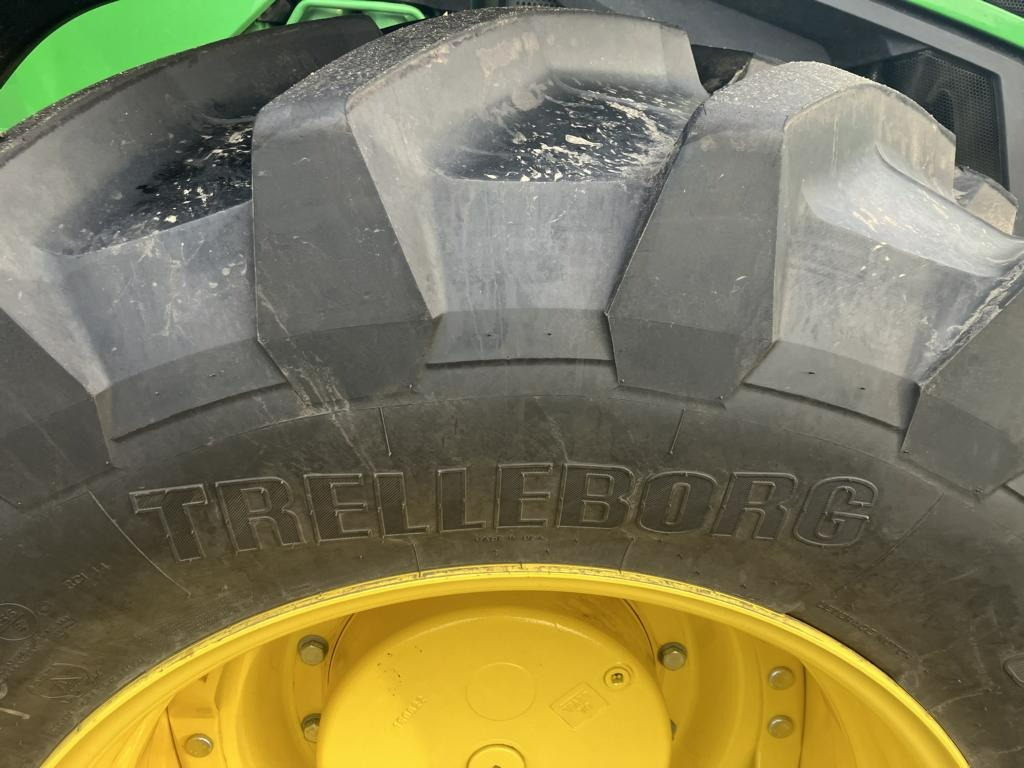 John Deere TRAKTOR 8R340 - Traktor: obrázek 4 John Deere TRAKTOR 8R340 - Traktor: obrázek 4