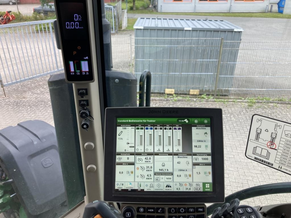 John Deere TRAKTOR 8RX370 - Traktor: obrázek 4 John Deere TRAKTOR 8RX370 - Traktor: obrázek 4