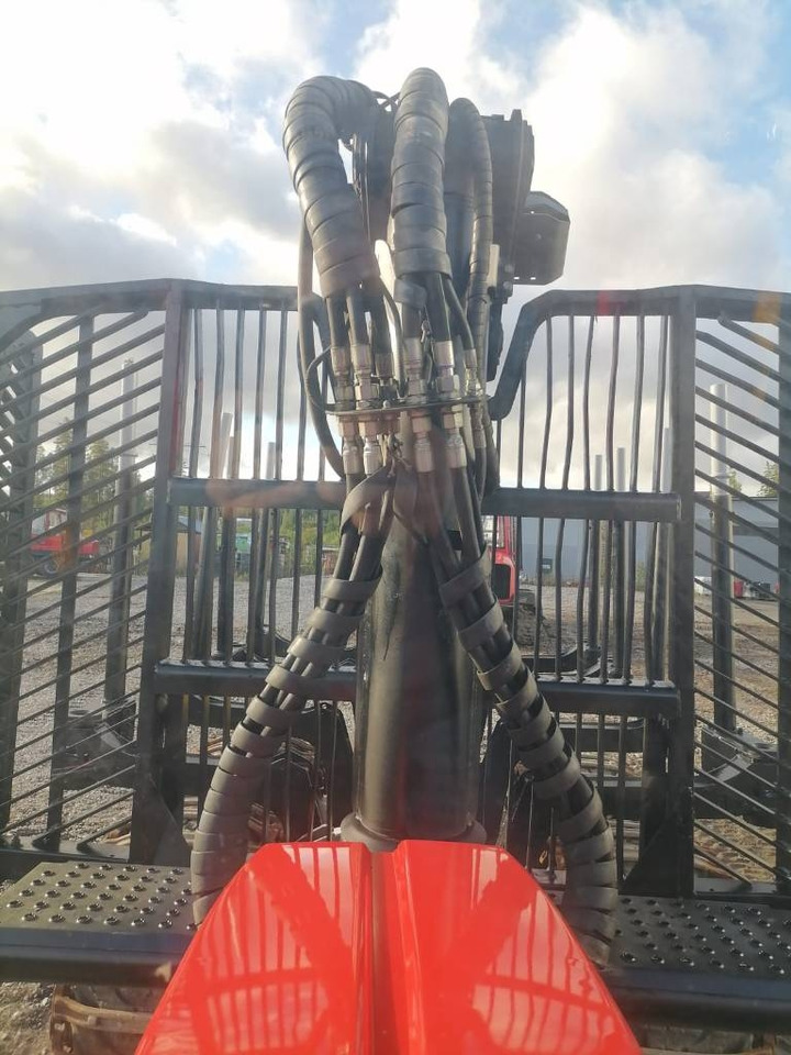 Komatsu 875  - Vyvážecí souprava: obrázek 3 Komatsu 875  - Vyvážecí souprava: obrázek 3