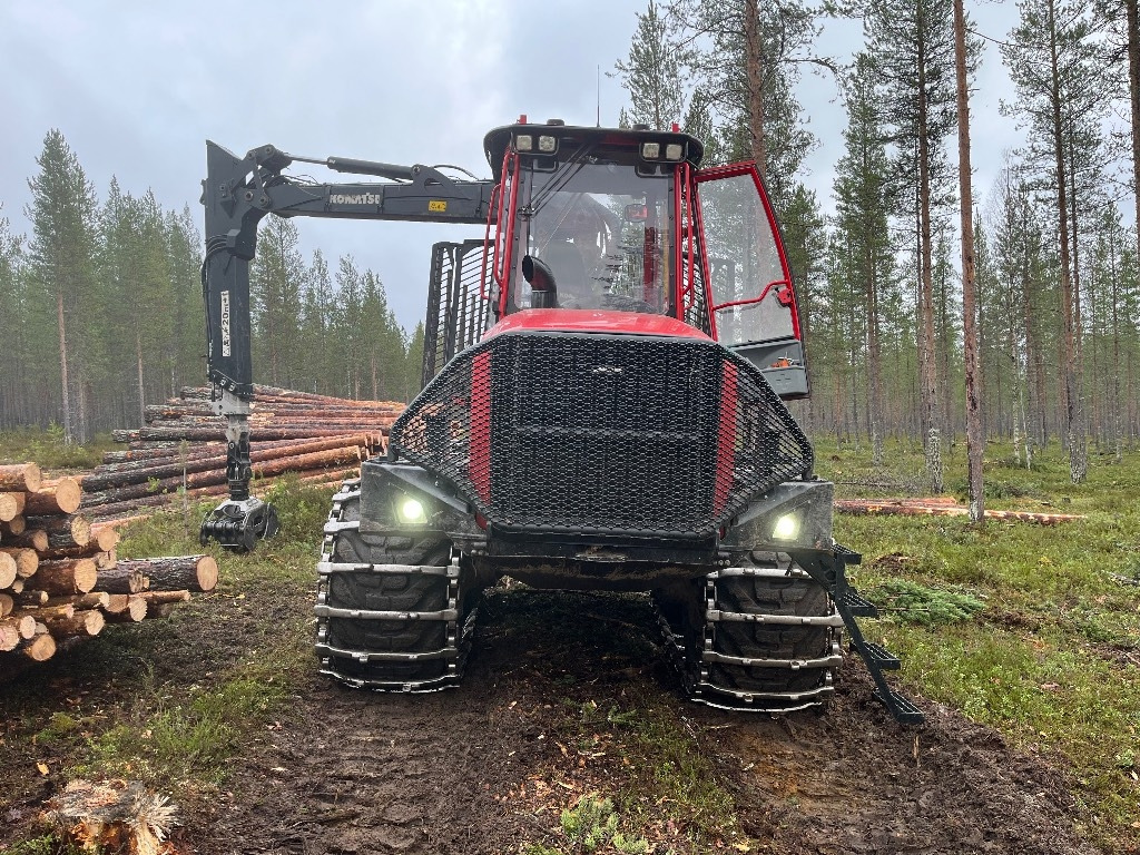 Komatsu 875 - Vyvážecí souprava: obrázek 1 Komatsu 875 - Vyvážecí souprava: obrázek 1