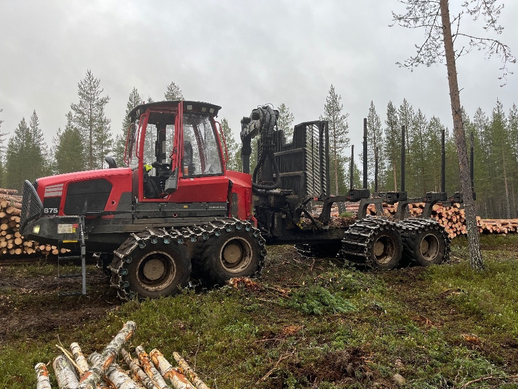 Komatsu 875 - Vyvážecí souprava: obrázek 3 Komatsu 875 - Vyvážecí souprava: obrázek 3