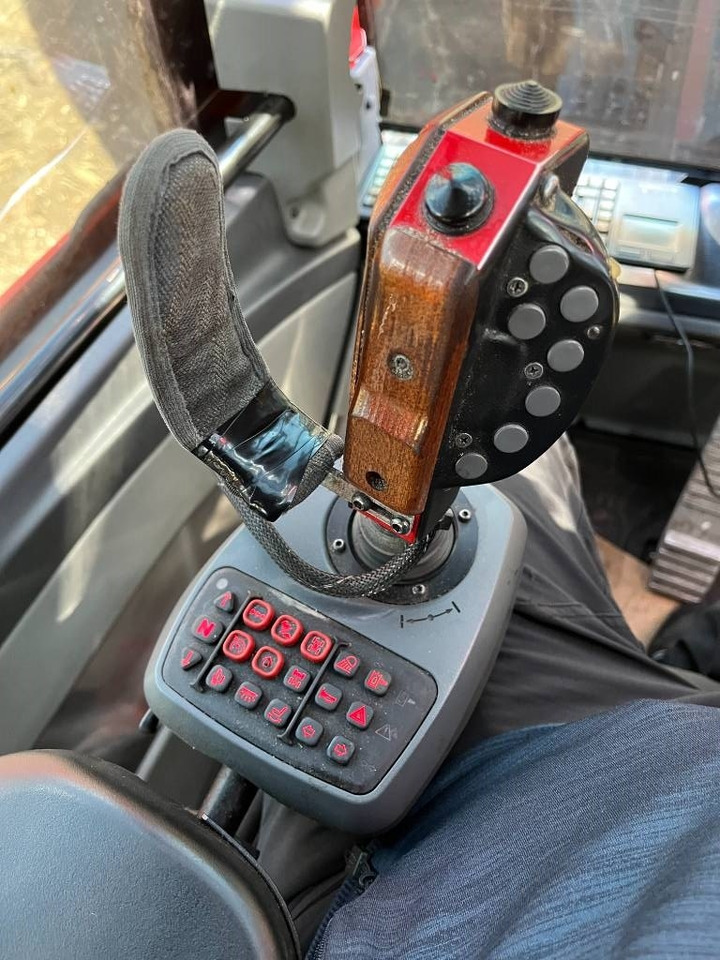 Komatsu 901 - Harvestor: obrázek 3 Komatsu 901 - Harvestor: obrázek 3