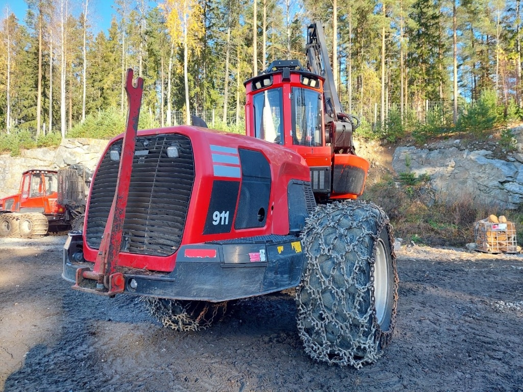 Komatsu 911 - Harvestor: obrázek 4 Komatsu 911 - Harvestor: obrázek 4