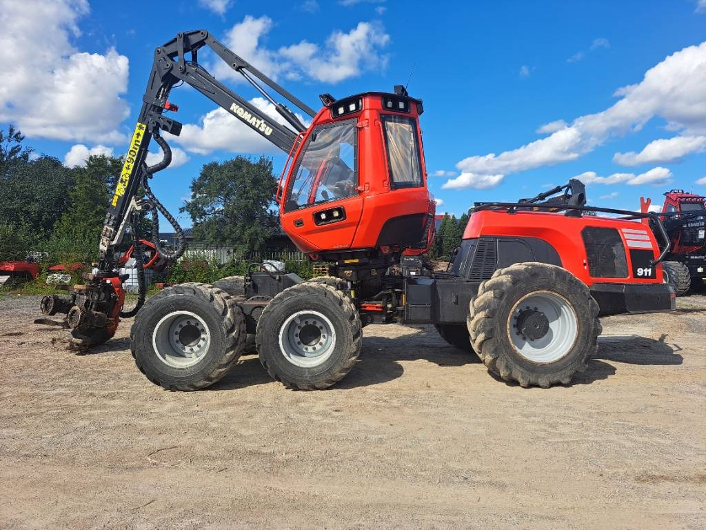 Komatsu 911 - Harvestor: obrázek 1 Komatsu 911 - Harvestor: obrázek 1