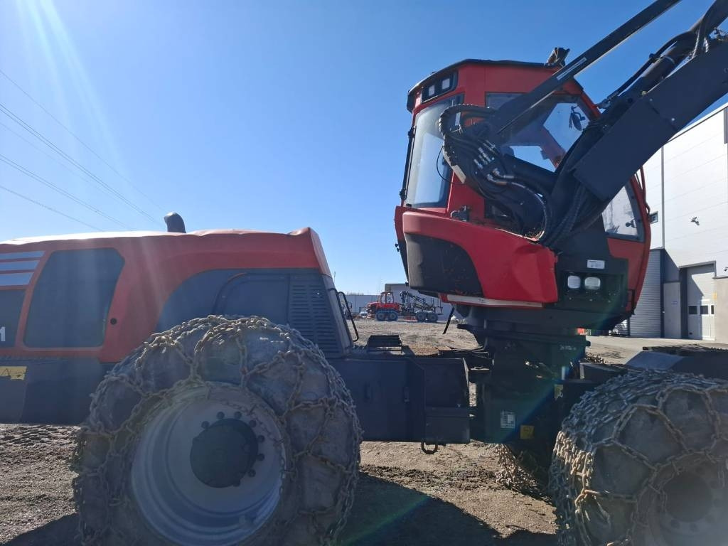 Komatsu 911 - Harvestor: obrázek 3 Komatsu 911 - Harvestor: obrázek 3