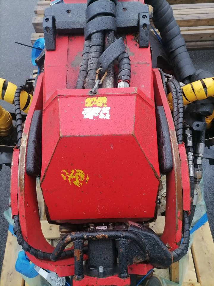 Komatsu C 124 - Harvestor: obrázek 5 Komatsu C 124 - Harvestor: obrázek 5
