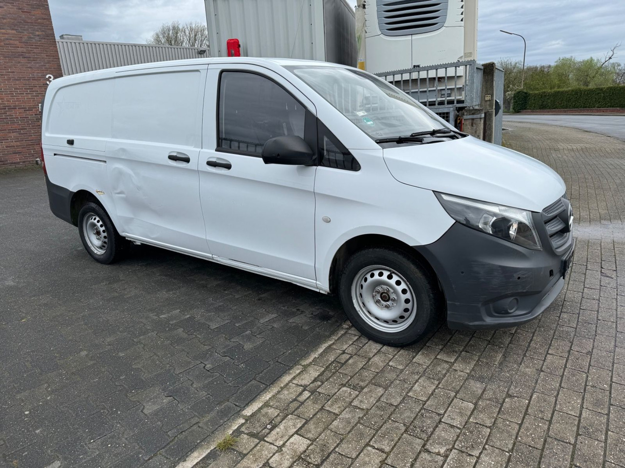 Mercedes-Benz Vito Kasten 111 CDI FWD lang Camera / Tempomat Mercedes-Benz Vito Kasten 111 CDI FWD lang Camera / Tempomat - Malá dodávka: obrázek 2 Mercedes-Benz Vito Kasten 111 CDI FWD lang Camera / Tempomat Mercedes-Benz Vito Kasten 111 CDI FWD lang Camera / Tempomat - Malá dodávka: obrázek 2