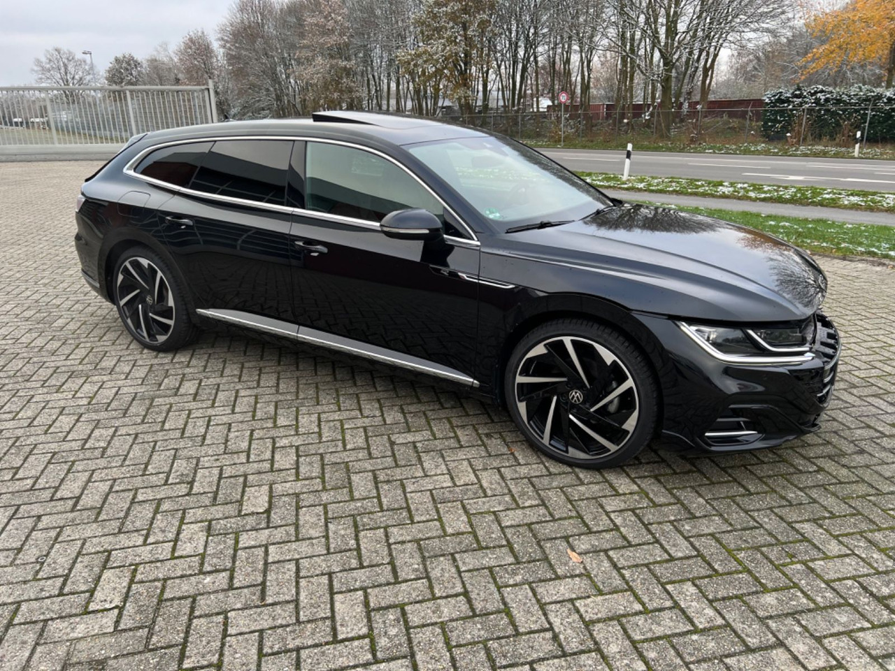 Volkswagen Arteon Shooting Brake R-Line 4Motion - Osobní auto: obrázek 2 Volkswagen Arteon Shooting Brake R-Line 4Motion - Osobní auto: obrázek 2