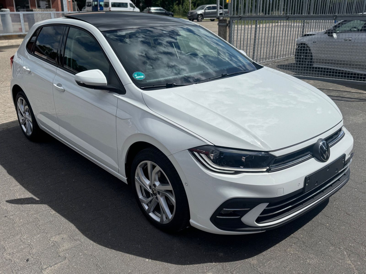 Volkswagen Polo Style 1.0 TSI DSG Pano / AHK / CAMERA - Osobní auto: obrázek 4 Volkswagen Polo Style 1.0 TSI DSG Pano / AHK / CAMERA - Osobní auto: obrázek 4