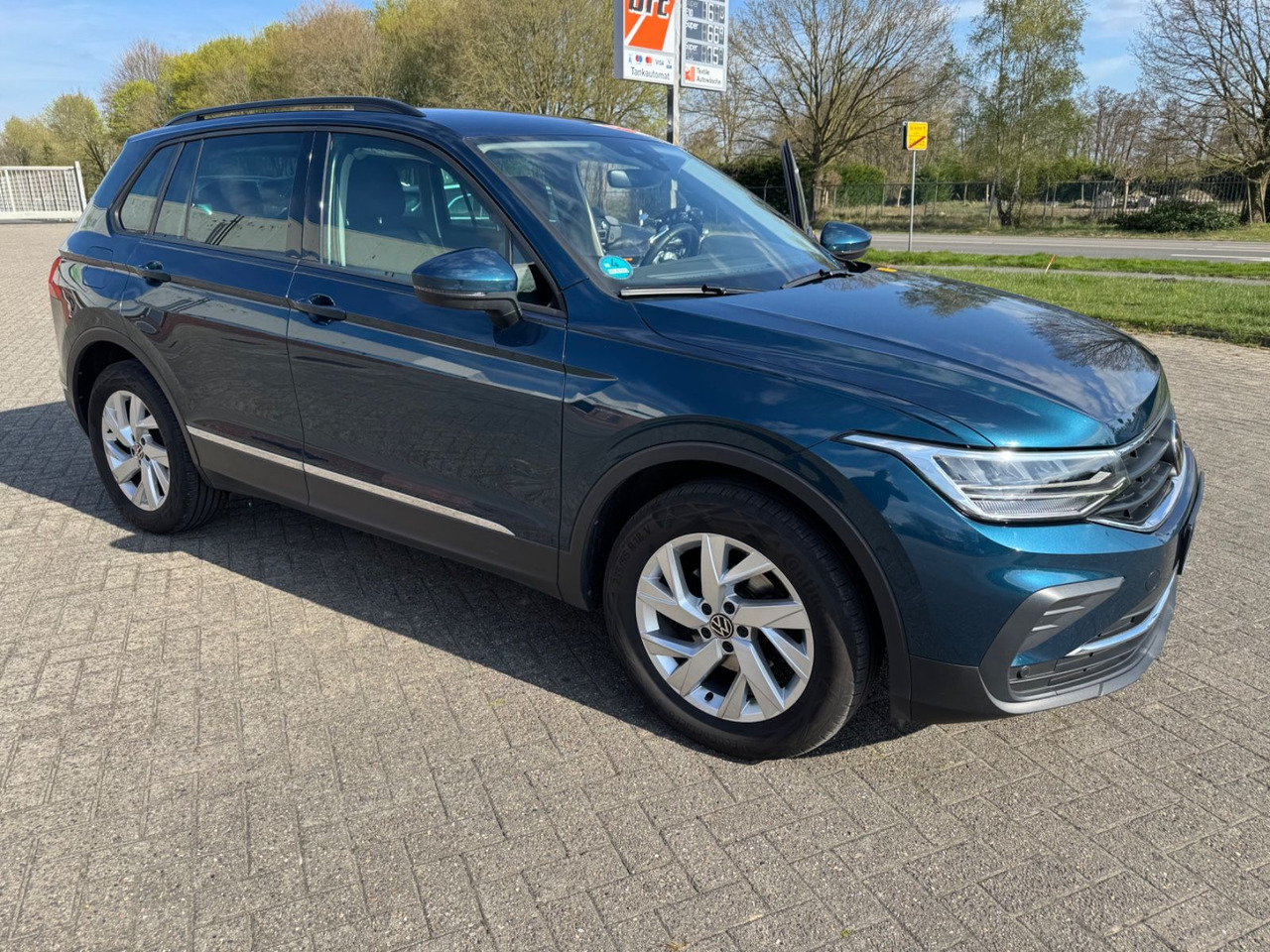 Volkswagen Tiguan Life 4Motion 2.0 TDI 7-Gang AHK - SUV: obrázek 1 Volkswagen Tiguan Life 4Motion 2.0 TDI 7-Gang AHK - SUV: obrázek 1