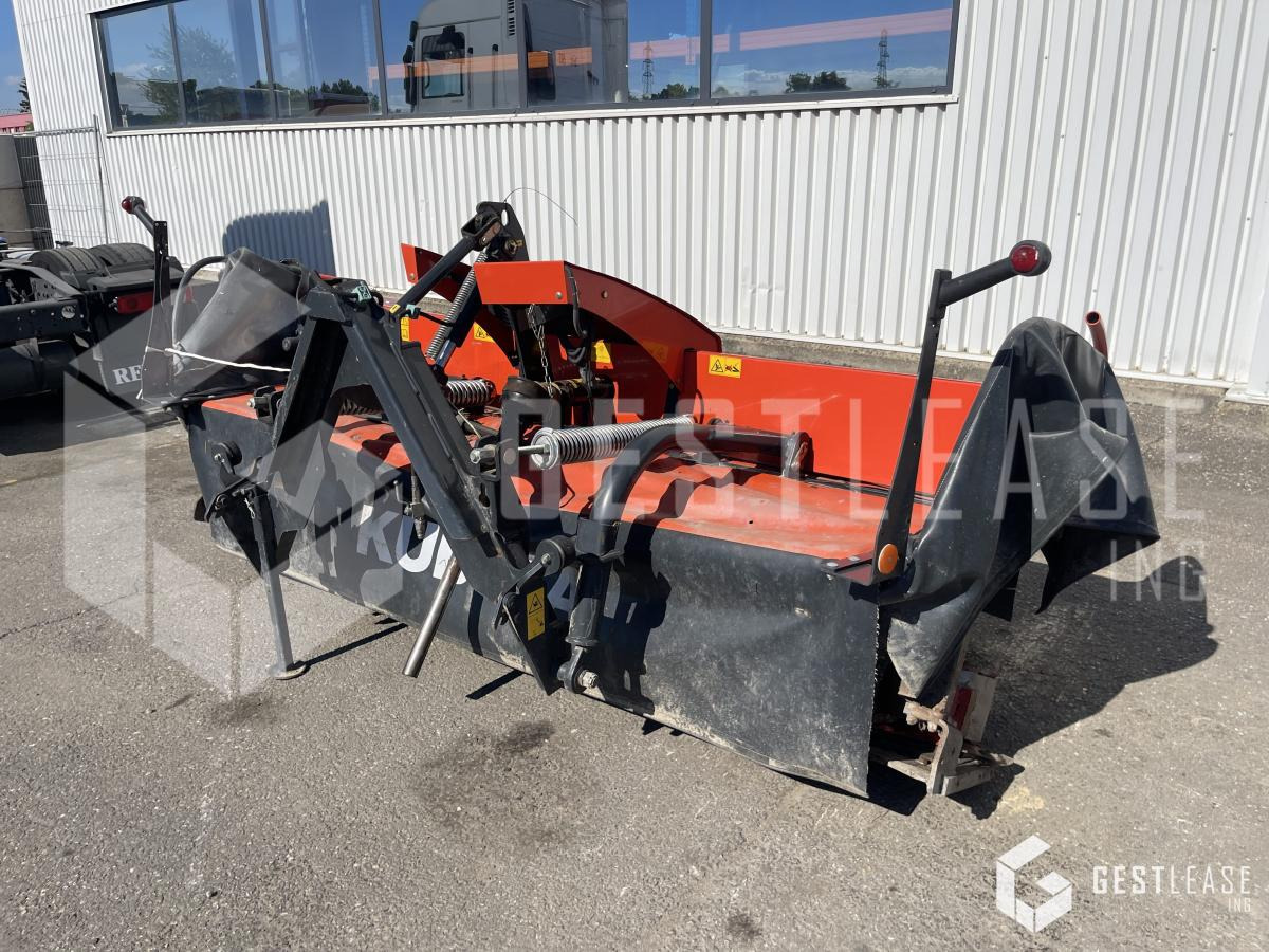 Kubota DM4032 - Žací stroj: obrázek 1 Kubota DM4032 - Žací stroj: obrázek 1