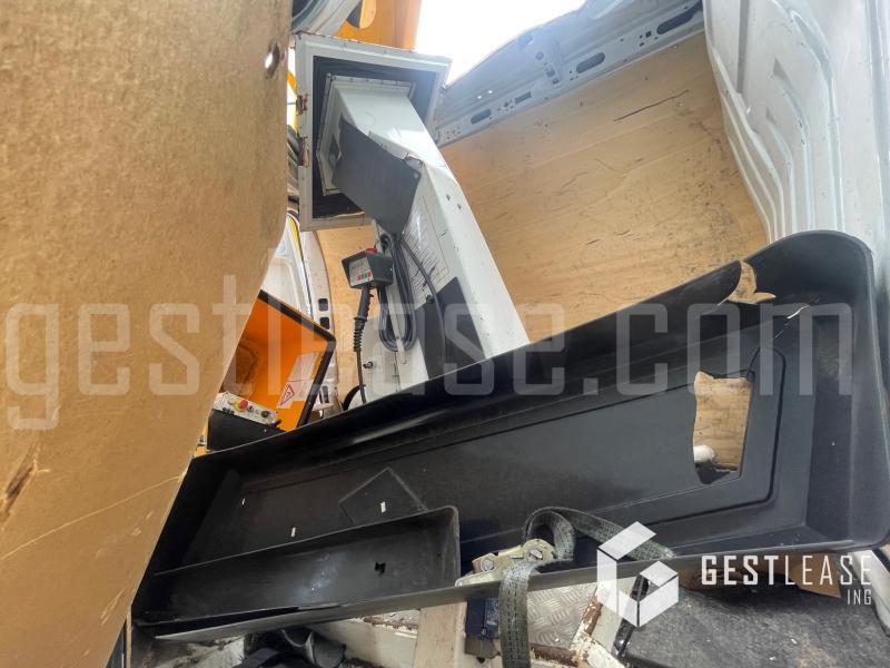 Autoplošina Renault MASTER 3 2.3 DCI 125 avec nacelle KLUBB: obrázek 9