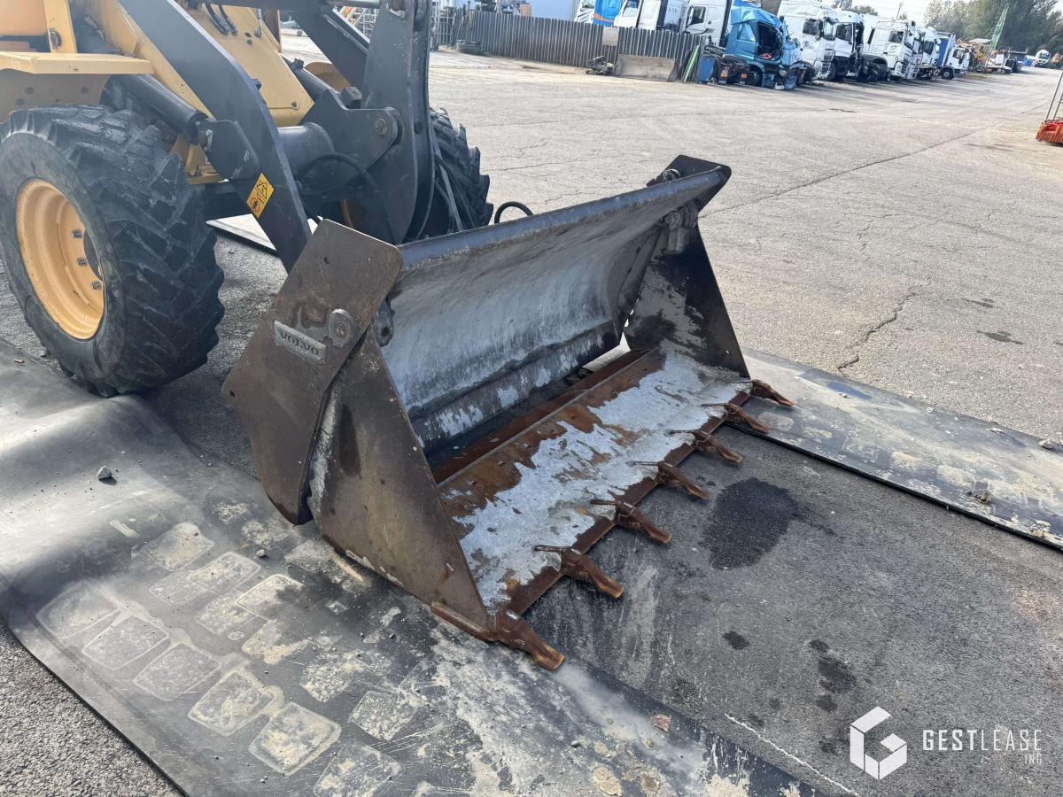 Volvo L30G - Kolový nakladač: obrázek 5 Volvo L30G - Kolový nakladač: obrázek 5