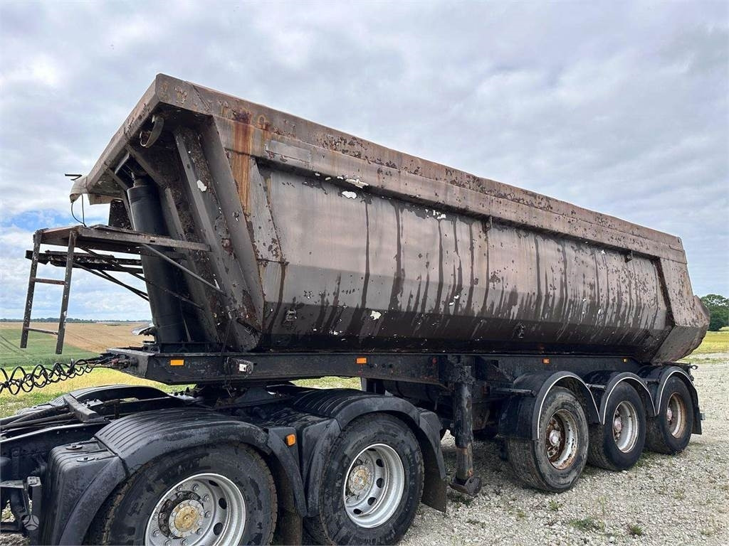 BRENTEX Sk 24 - Sklápěcí přívěs: obrázek 2 BRENTEX Sk 24 - Sklápěcí přívěs: obrázek 2