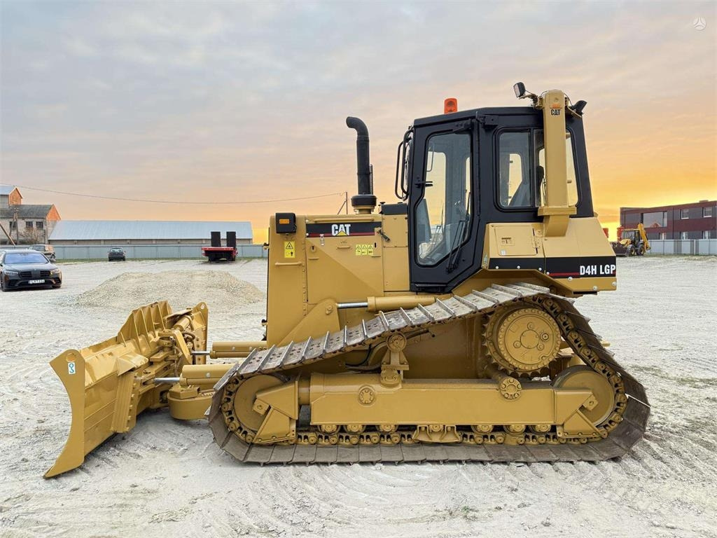 CAT D4H LGP USA MADE - Buldozer: obrázek 2 CAT D4H LGP USA MADE - Buldozer: obrázek 2