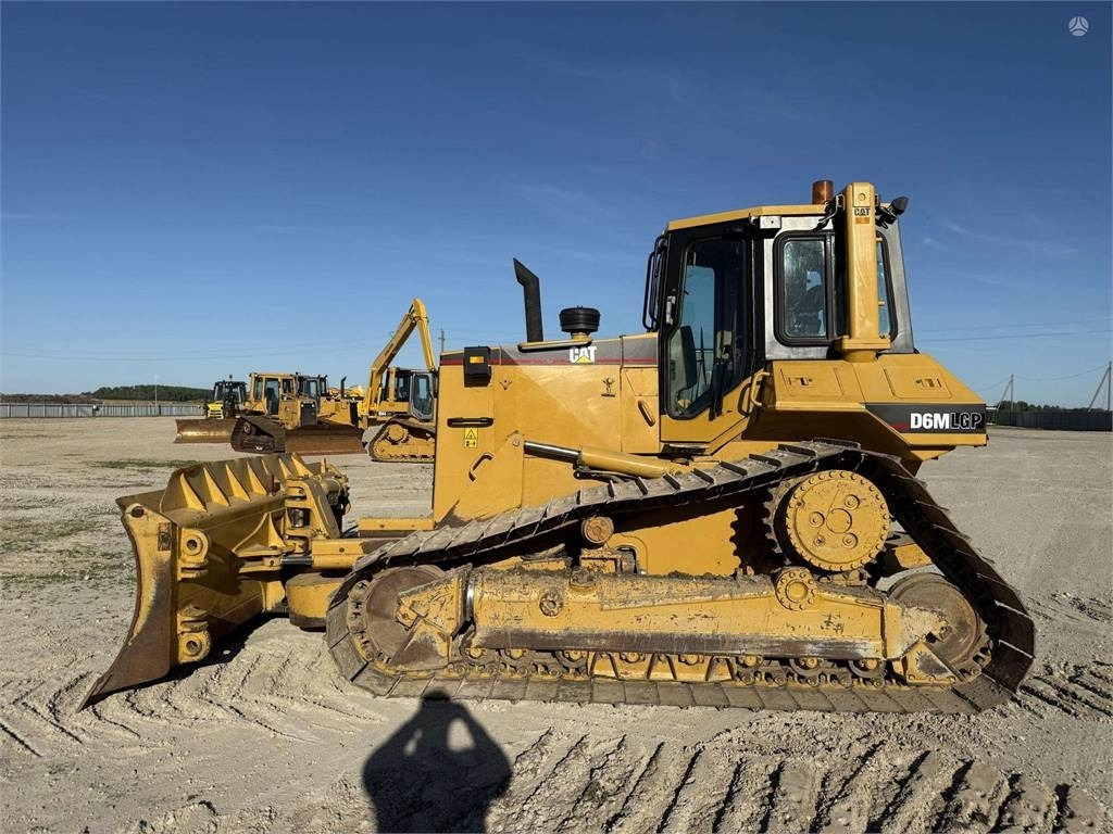 CAT D6M LGP - Buldozer: obrázek 5 CAT D6M LGP - Buldozer: obrázek 5