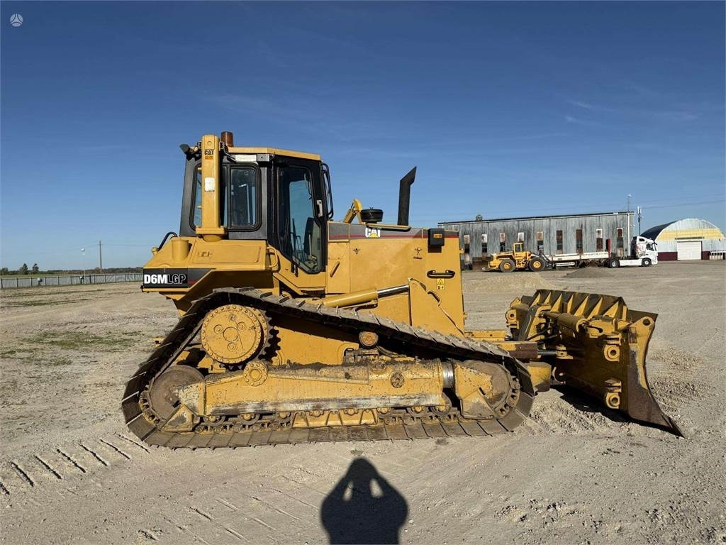 CAT D6M LGP - Buldozer: obrázek 2 CAT D6M LGP - Buldozer: obrázek 2