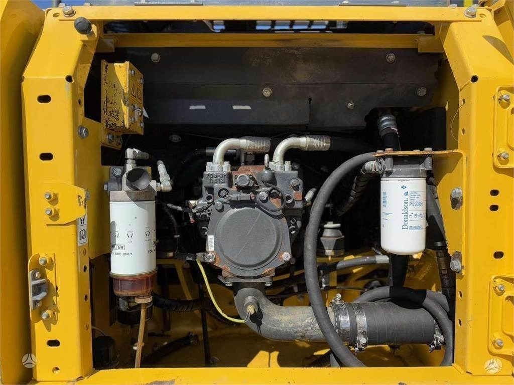 Pásové rýpadlo Komatsu PC 190 LC-8: obrázek 10