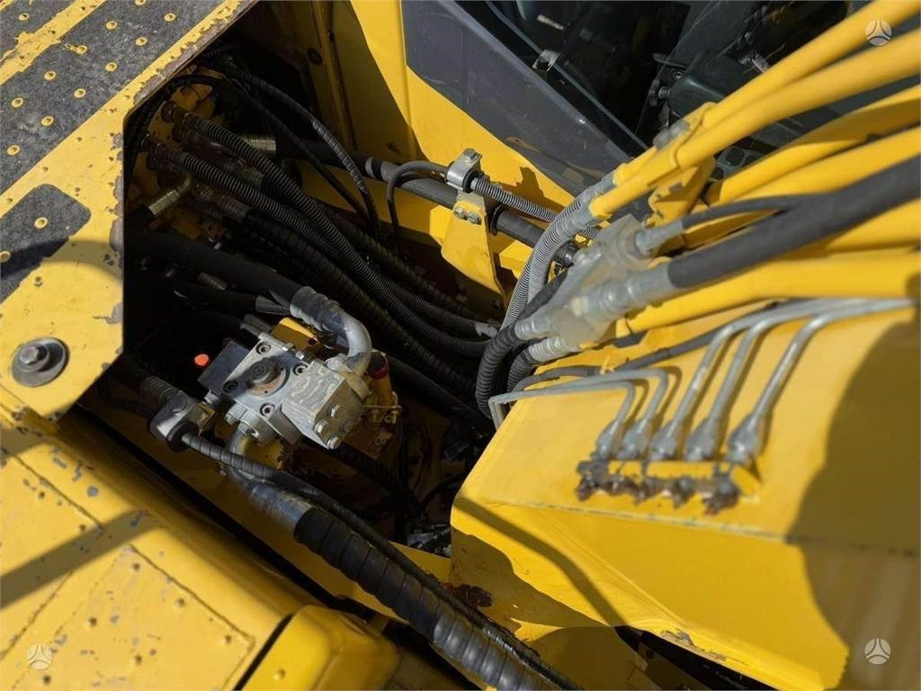 Pásové rýpadlo Komatsu PC 190 LC-8: obrázek 17