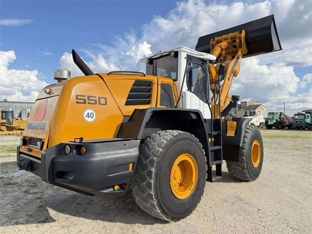 Liebherr L 550 , quick coupler - Kolový nakladač: obrázek 2 Liebherr L 550 , quick coupler - Kolový nakladač: obrázek 2