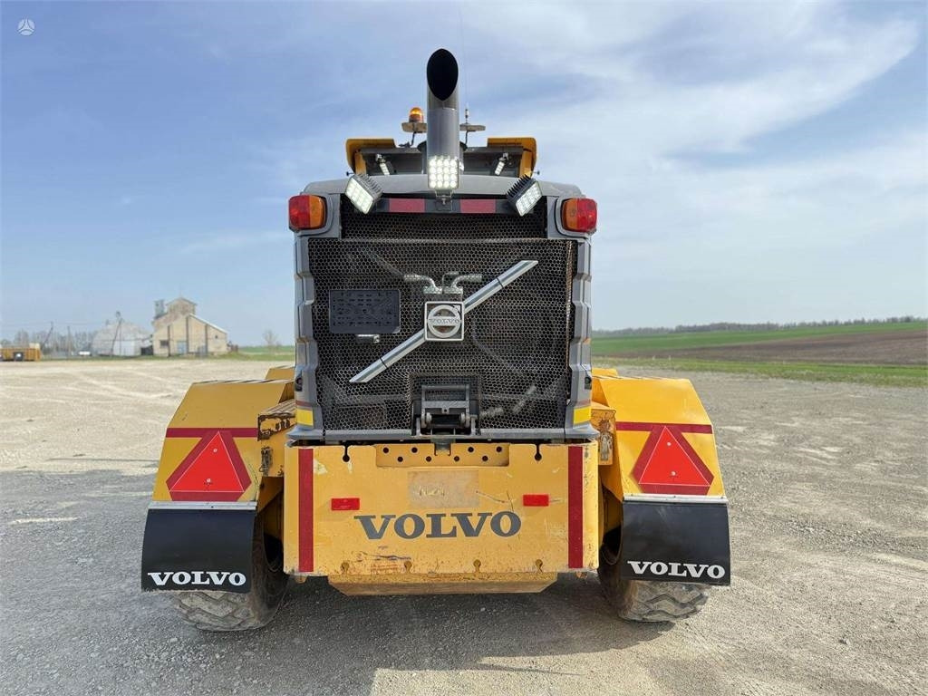 Volvo G976 6x6 Canada made  leasing Volvo G976 6x6 Canada made: obrázek 6