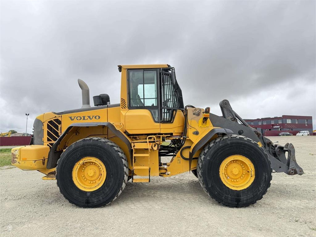 Volvo L 120 F , 4rd line , coupler - Kolový nakladač: obrázek 5 Volvo L 120 F , 4rd line , coupler - Kolový nakladač: obrázek 5