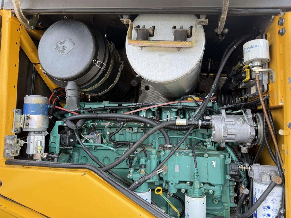 Kolový nakladač Volvo L 120 F , 4rd line , coupler: obrázek 20