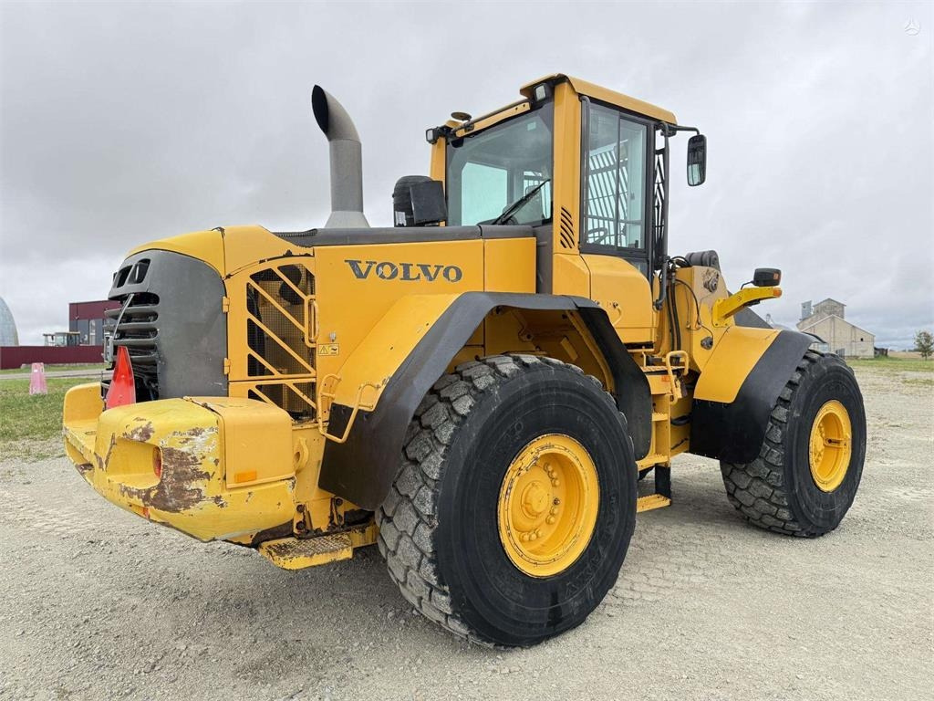 Volvo L 120 F , 4rd line , coupler - Kolový nakladač: obrázek 4 Volvo L 120 F , 4rd line , coupler - Kolový nakladač: obrázek 4