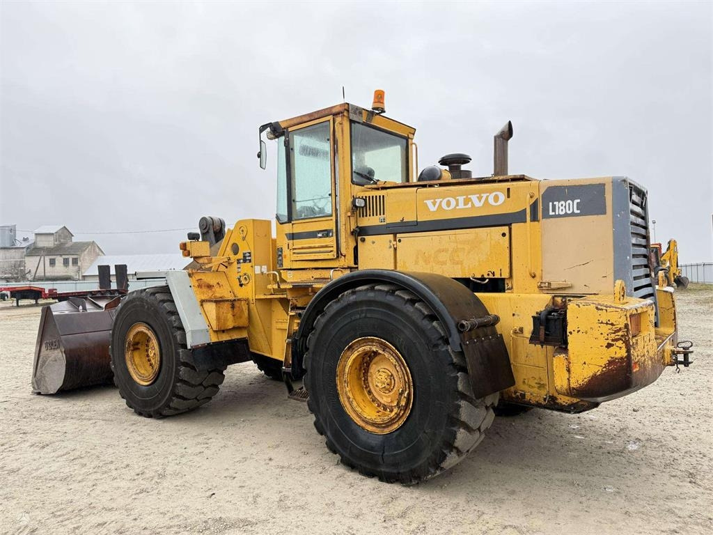 Volvo L180C quick coupler - Kolový nakladač: obrázek 3 Volvo L180C quick coupler - Kolový nakladač: obrázek 3
