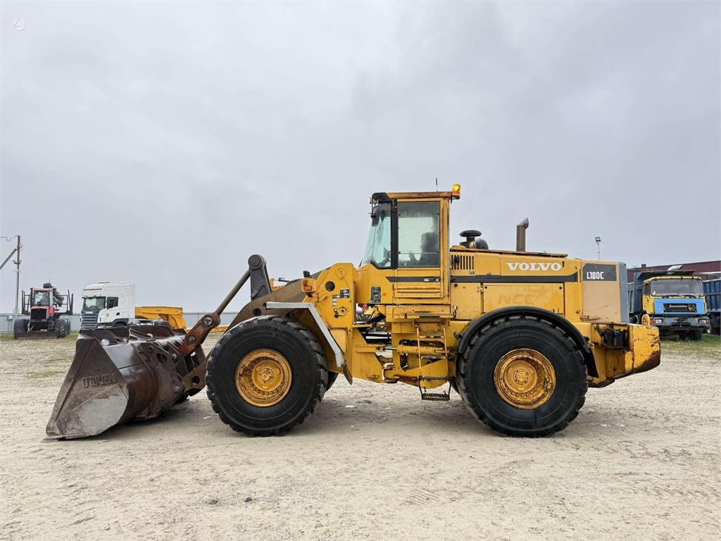 Volvo L180C quick coupler - Kolový nakladač: obrázek 2 Volvo L180C quick coupler - Kolový nakladač: obrázek 2