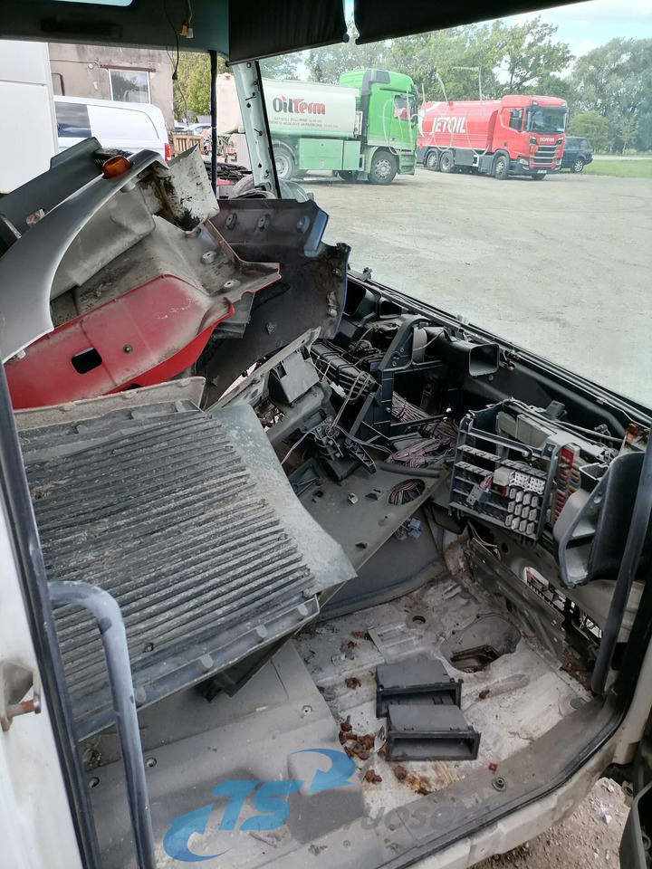 Kabina a interiér pro Nákladní auto MAN Cab 81600007852: obrázek 8 Kabina a interiér pro Nákladní auto MAN Cab 81600007852: obrázek 8