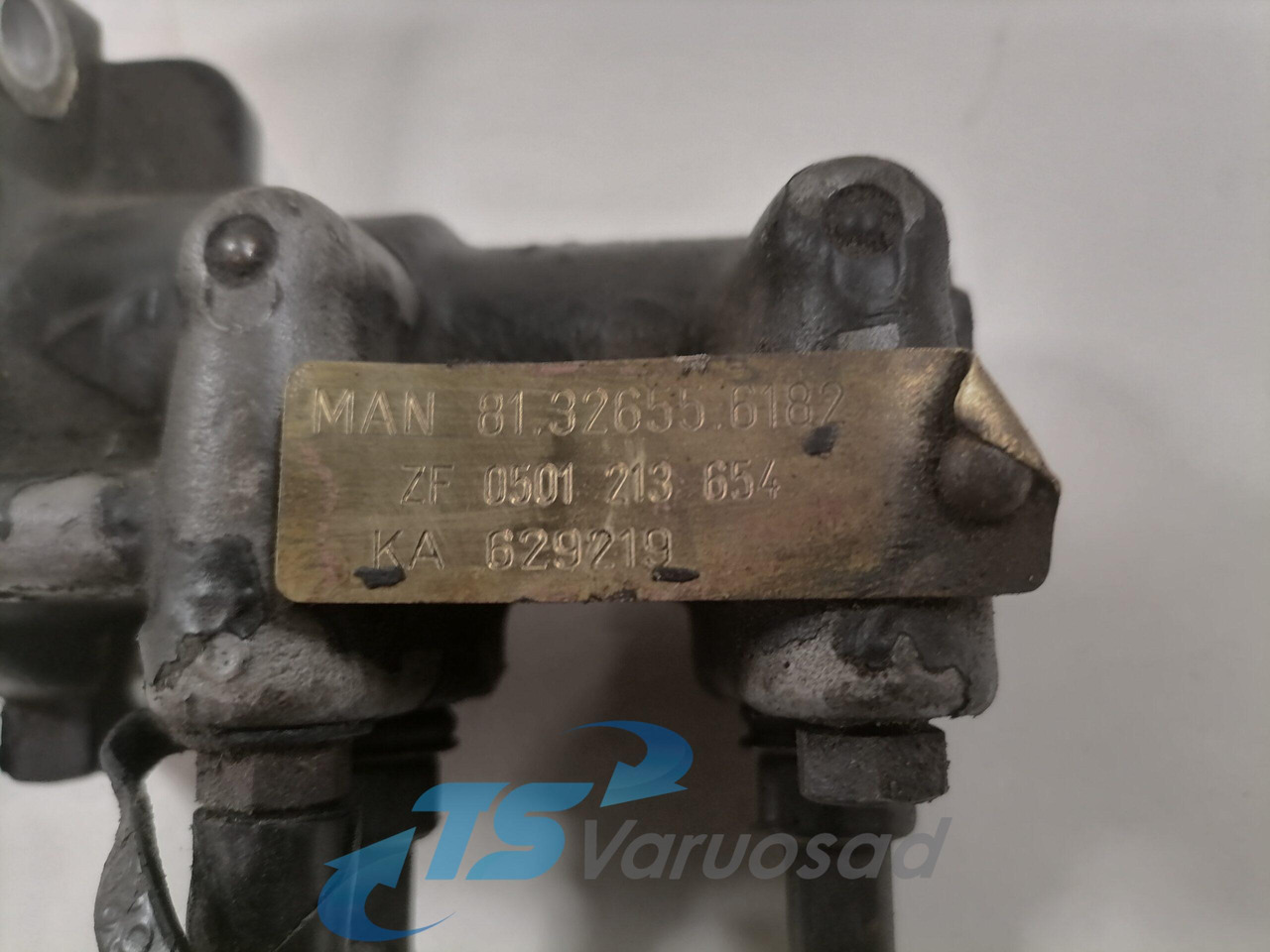 MAN Gear control 81326556182 - Převodovka a díly pro Nákladní auto: obrázek 4 MAN Gear control 81326556182 - Převodovka a díly pro Nákladní auto: obrázek 4