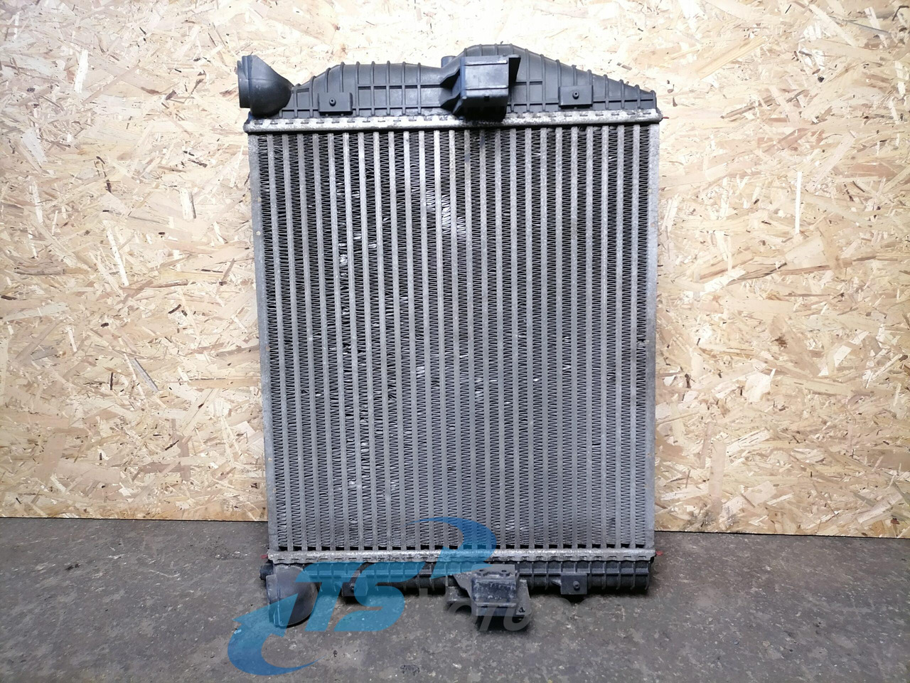 MB Intercooler radiator A9705000604 - Intercooler pro Nákladní auto: obrázek 2 MB Intercooler radiator A9705000604 - Intercooler pro Nákladní auto: obrázek 2