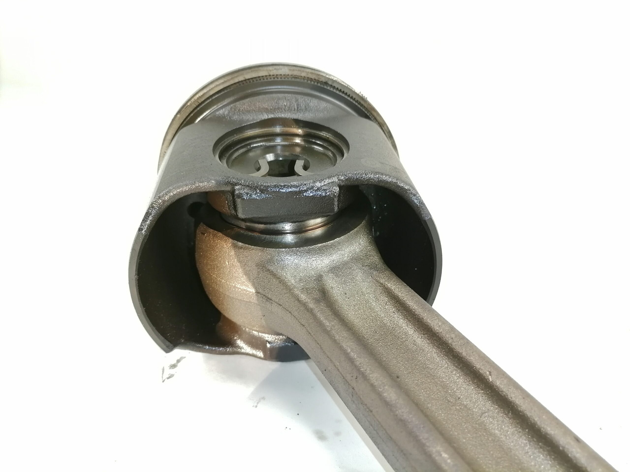 Mercedes-Benz Connecting rod + piston A4710371601 - Písty/ Kroužky/ Objímky pro Nákladní auto: obrázek 4 Mercedes-Benz Connecting rod + piston A4710371601 - Písty/ Kroužky/ Objímky pro Nákladní auto: obrázek 4