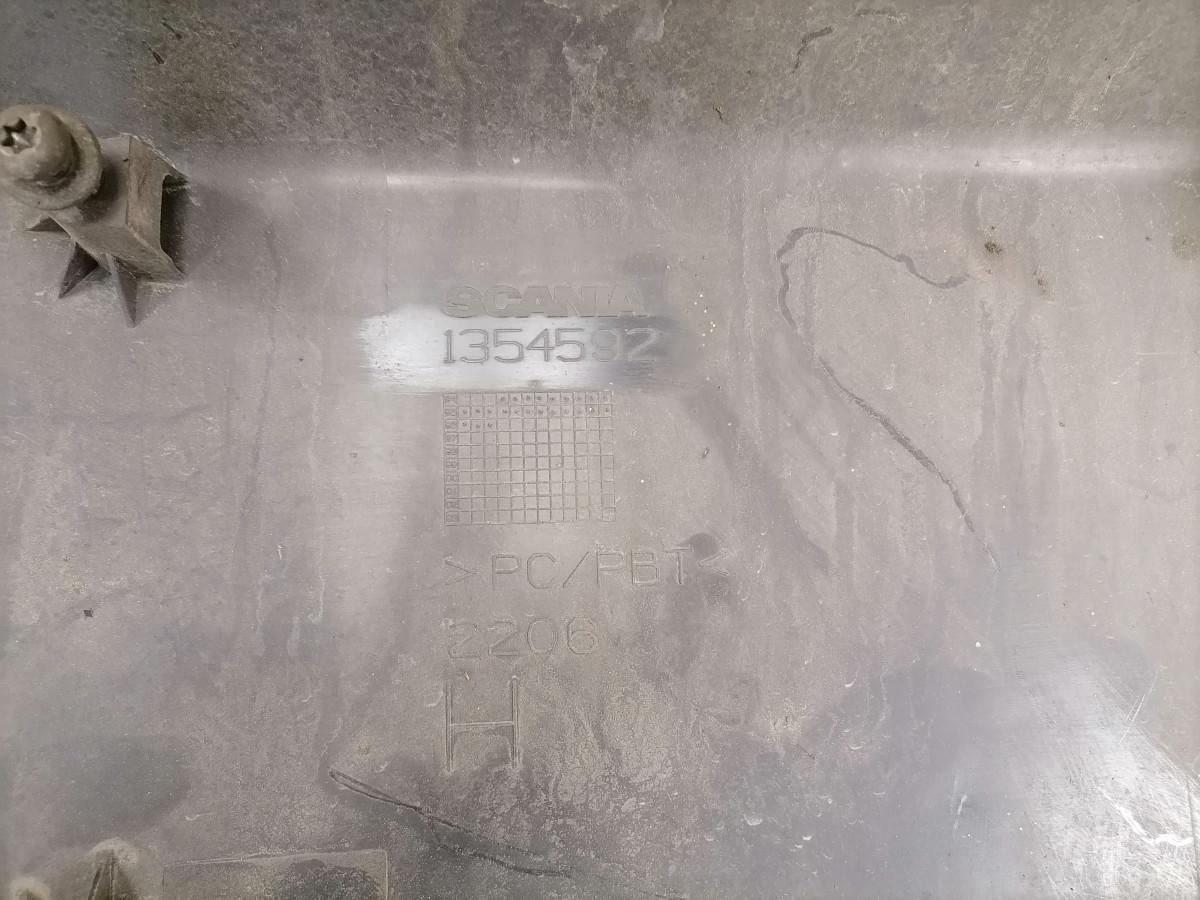 Scania Astmelaua plastik kate, ülemine parem 1354592 - Stupátko pro Nákladní auto: obrázek 4 Scania Astmelaua plastik kate, ülemine parem 1354592 - Stupátko pro Nákladní auto: obrázek 4