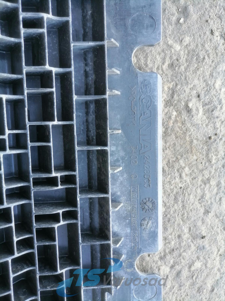 Scania Battery cover 2428035 - Akumulátor pro Nákladní auto: obrázek 4 Scania Battery cover 2428035 - Akumulátor pro Nákladní auto: obrázek 4